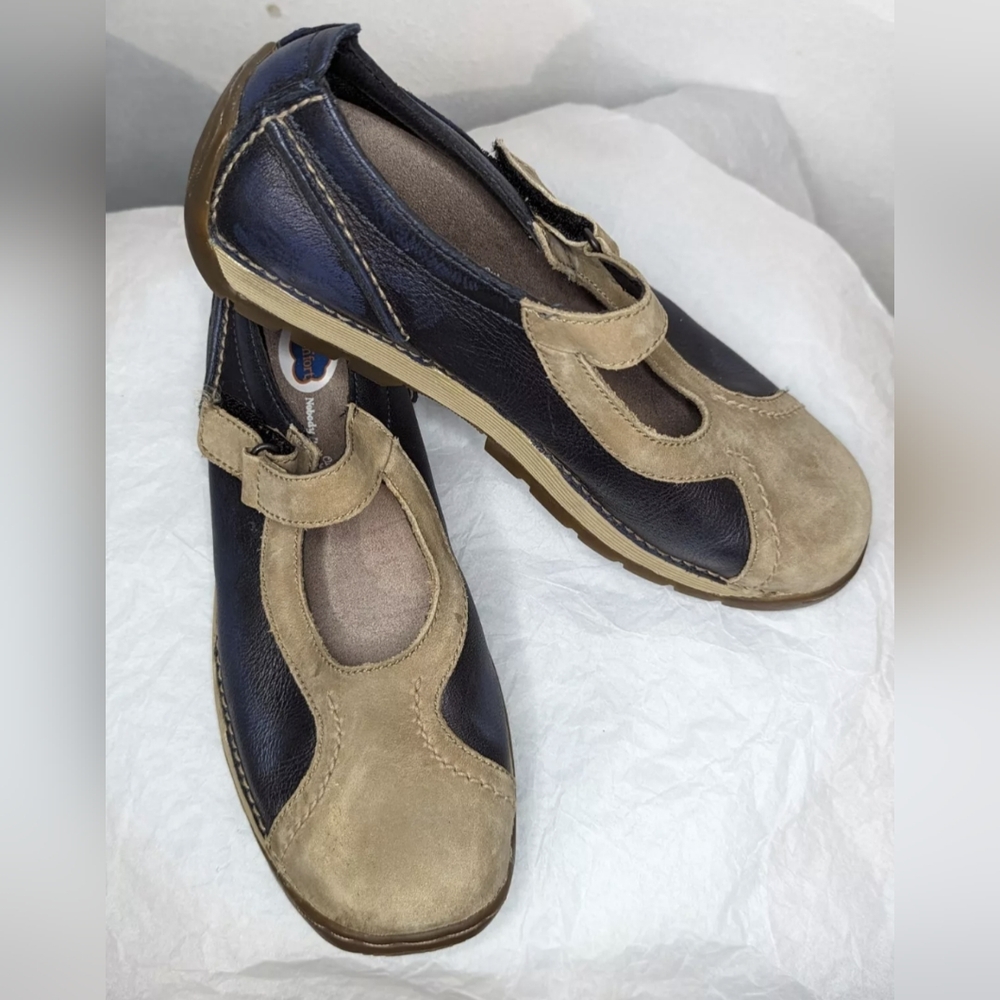 Dr. Martens Women Size 7 Tan /Blue Leather Low Top Mary Jane Casual 2B29
